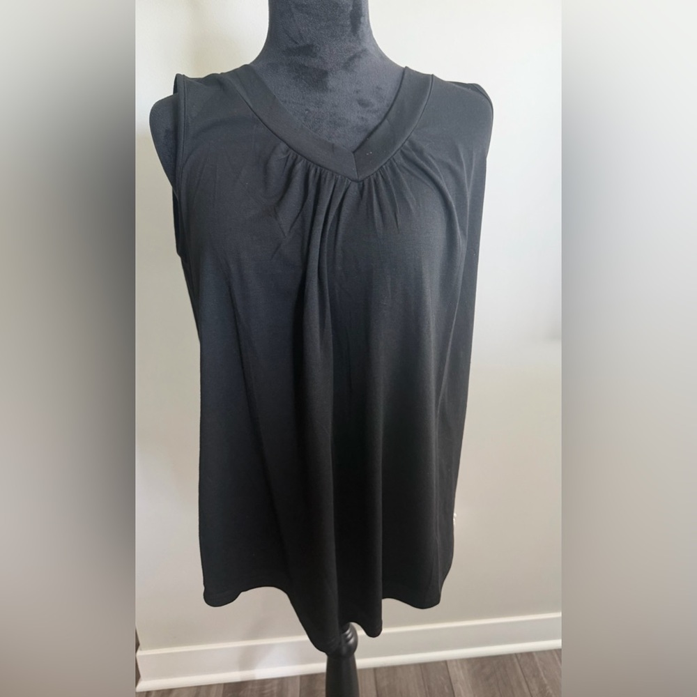 Classic Black Sleeveless V-Neck Top

#117